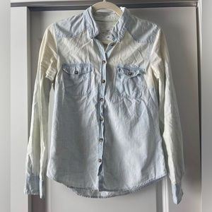 Women’s Light Blue Long Sleeve Button Up Shirt